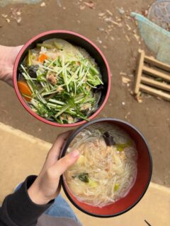 今日の#えんめし 

🤤具沢山春雨スープ
😋水菜とツナのポン酢和え

今日は雨でしたね〜☔️
どうお過ごしでしたか？？

勢いよく飛び出して、両手を上げて天を仰いでいたら、一気に雨が強くなった瞬間をパシャリ📸雨の日もなかなかいいよね〜〜！

#えんめしぐらむ 
#フリースペースたまりば 
#フリースペースえん 
#子ども食堂
